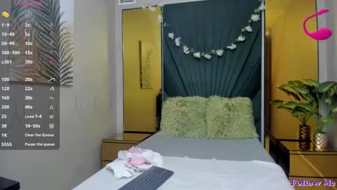 Paola  online show from 13, 2, 2025