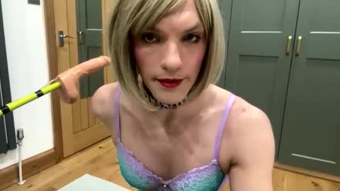 Slut Amy online show from 3, 5, 2026