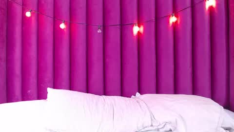 Snapshot of slutlittlecamila chatting on 8, 1, 2025 CAMILA  online show from 8, 1, 2025