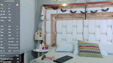 Snapshot of slutlittlecamila chatting on 16, 10, 2025 CAMILA  online show from 16, 10, 2025