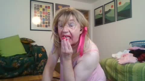 Snapshot of slutsissy17172 chatting on 18, 7, 2026 slutsissy17172 online show from 18, 7, 2026