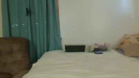 Snapshot of sluttamer72 chatting on 21, 6, 2026 Jade and Thomas online show from 21, 6, 2026