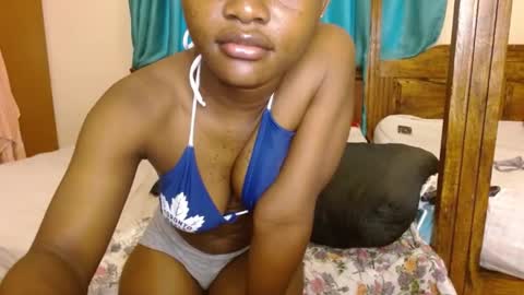 Snapshot of slutty_charmmz chatting on 18, 4, 2026 Bree online show from 18, 4, 2026