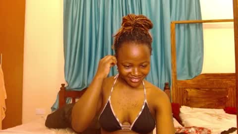 Snapshot of slutty_charmmz chatting on 22, 4, 2026 Bree online show from 22, 4, 2026