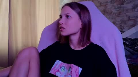 Snapshot of small_emma0 chatting on 9, 6, 2026 Emma online show from 9, 6, 2026