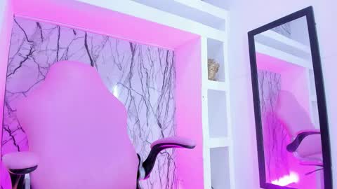 Small Hot19 online show from 12, 9, 2025