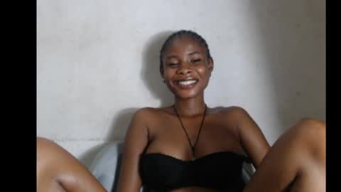 Snapshot of smallsluty chatting on 19, 6, 2026 smallsluty online show from 19, 6, 2026