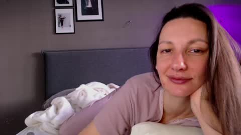 Anna no bbbbybybbabebyy just Anna. And dont call me mom please. online show from 20, 2, 2025