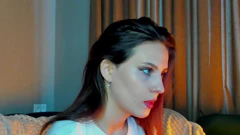 Bella online show from 15, 9, 2025