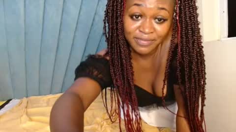 smiley_berry online show from 28, 11, 2025