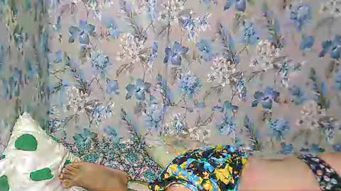 Snapshot of smilinglady27 chatting on 31, 10, 2025 smilinglady27 online show from 31, 10, 2025