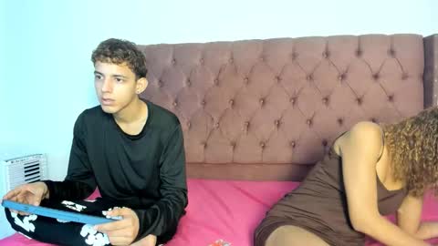 JONH SMITH AND ALIX SMITH online show from 25, 11, 2025