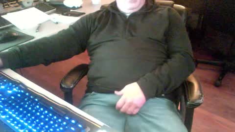 Snapshot of smly chatting on 5, 11, 2025 smly online show from 5, 11, 2025