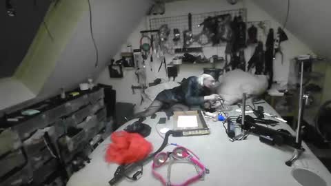 smokeslut365 online show from 2, 2, 2025