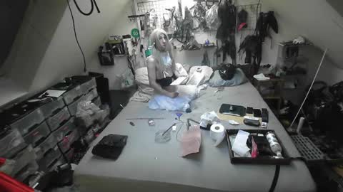 smokeslut365 online show from 5, 2, 2025