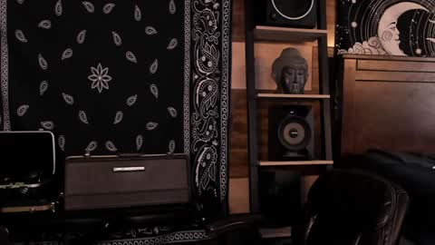 Smokey915 online show from 8, 1, 2025