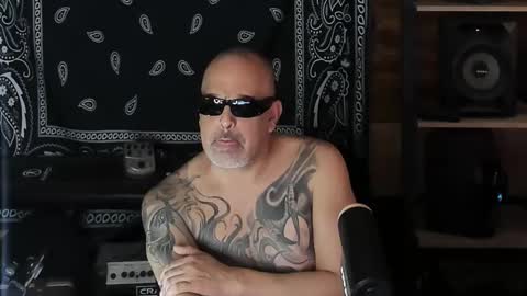 Smokey915 online show from 16, 2, 2025