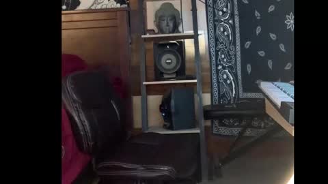 Smokey915 online show from 23, 2, 2025