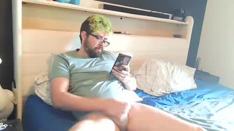 Snapshot of snackonzach chatting on 13, 9, 2025 snackonzach online show from 13, 9, 2025