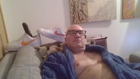 Snapshot of sneakerboy18 chatting on 16, 1, 2025 sneakerboy18 online show from 16, 1, 2025