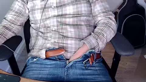 Snapshot of sneakybill82 chatting on 28, 10, 2025 Sneakybill online show from 28, 10, 2025