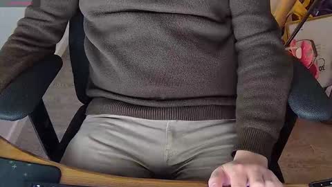 Snapshot of sneakybill82 chatting on 5, 1, 2026 Sneakybill online show from 5, 1, 2026