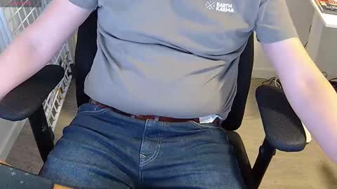 Snapshot of sneakybill82 chatting on 13, 1, 2026 Sneakybill online show from 13, 1, 2026