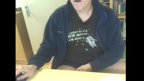 Snapshot of sneaxfreund chatting on 12, 1, 2025 sneaxfreund online show from 12, 1, 2025