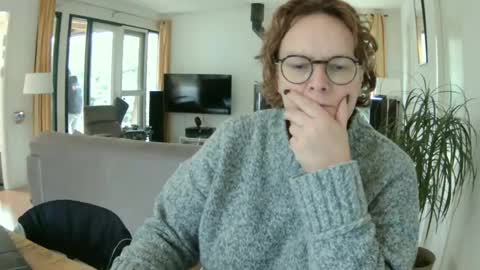 Snoeske and Woodwurm online show from 9, 12, 2024