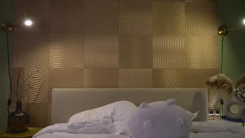 Candice Snow online show from 1, 12, 2024