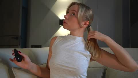 Candice Snow online show from 23, 1, 2025