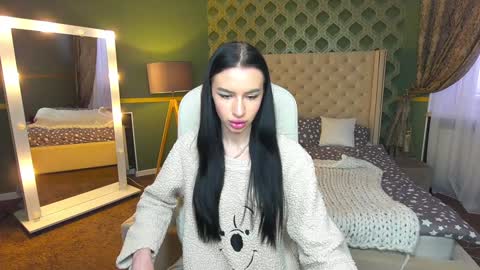 snow_whiteeex online show from 12, 1, 2025