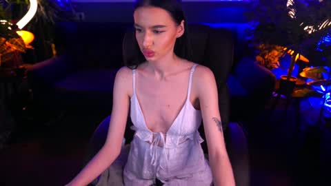 snow_whiteeex online show from 16, 1, 2025