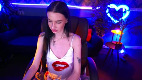 snow_whiteeex online show from 3, 2, 2025