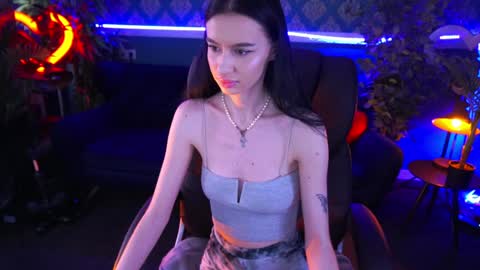 snow_whiteeex online show from 4, 2, 2025