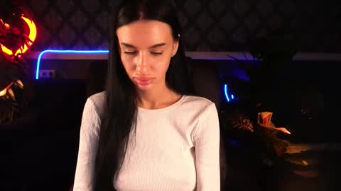 snow_whiteeex online show from 12, 9, 2025