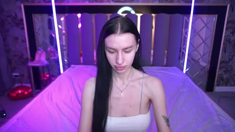 snow_whiteeex online show from 9, 4, 2026