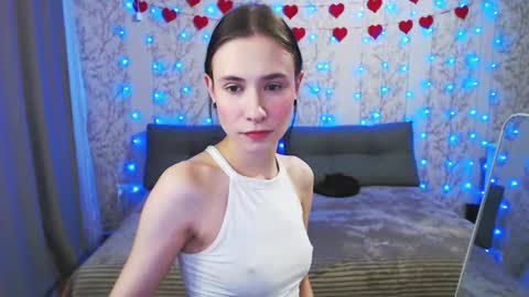 Snapshot of snowwhate_00 chatting on 27, 3, 2026 SnowWhate 00 online show from 27, 3, 2026