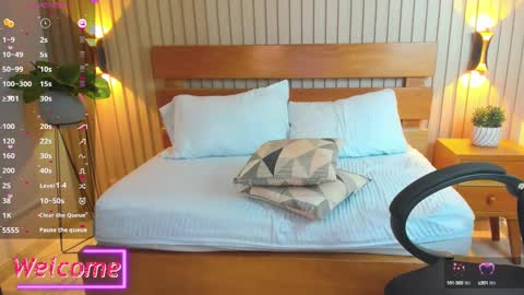 Help me achieve 100 thumbs up  online show from 4, 12, 2024