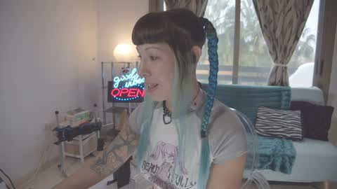 Sofi Mora online show from 20, 1, 2025