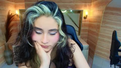 Snapshot of sofi_r_ chatting on 21, 11, 2025 sofi_r_ online show from 21, 11, 2025