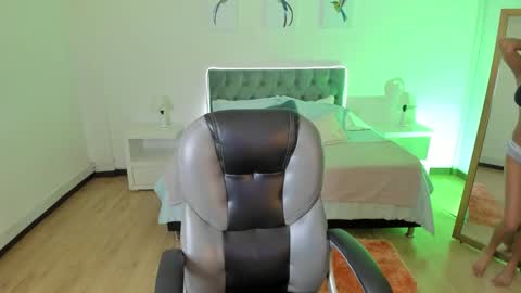 sofia_collen_ online show from 1, 10, 2025