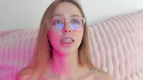     online show from 15, 2, 2025