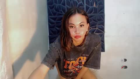 sofia_sweetheart18 online show from 25, 10, 2025