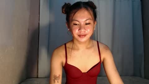 sofia_sweetheart18 online show from 15, 5, 2026