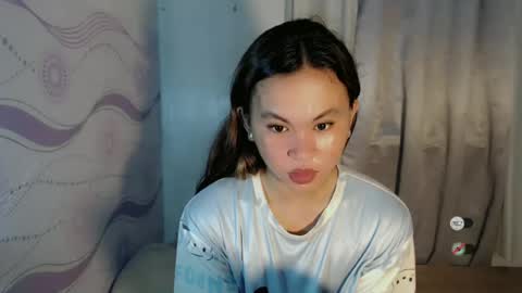 sofia_sweetheart18 online show from 24, 6, 2026