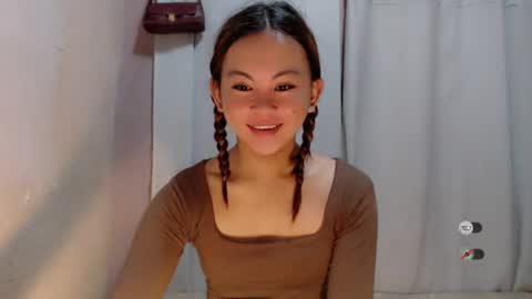 sofia_sweetheart18 online show from 20, 7, 2026