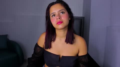 Snapshot of sofia_villareal chatting on 18, 9, 2025 Sofa online show from 18, 9, 2025