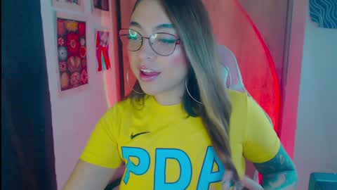 Snapshot of sofiacarti_ chatting on 28, 12, 2024 online show from 28, 12, 2024