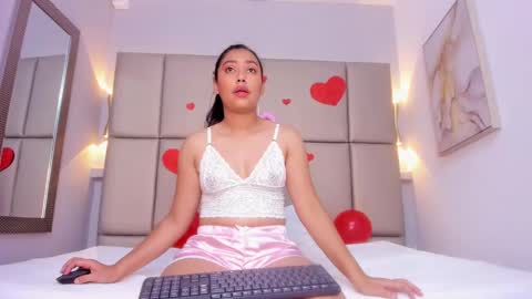 Sofi marquez  online show from 15, 2, 2025